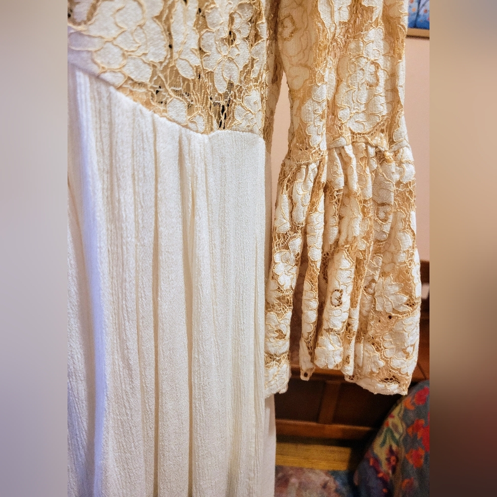 Blu Heaven Boho Bell Sleeve Floral Festival Dress, Ivory, Breezy, M, EUC - Picture 7 of 13